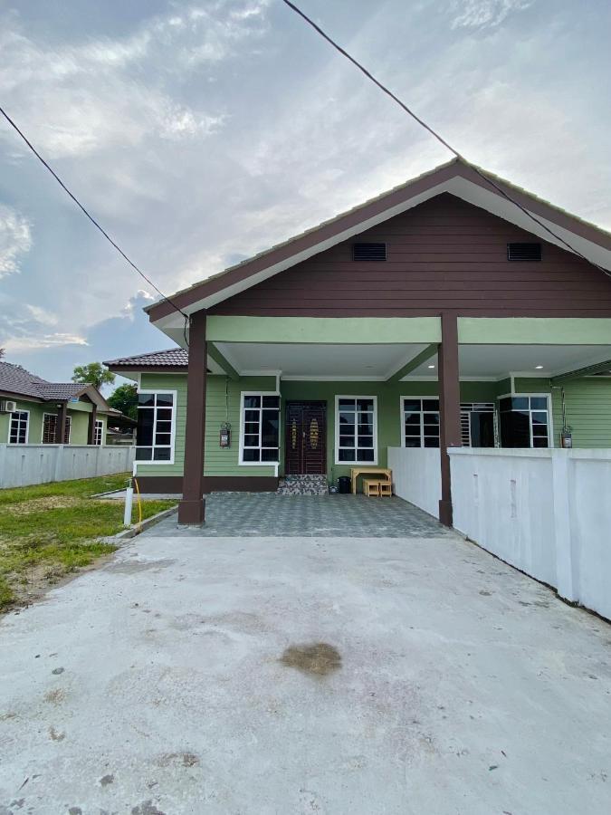 De Jara Guesthouse Dungun For Malay Eksteriør bilde